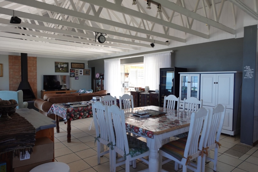 6 Bedroom Property for Sale in Outeniqua Strand Western Cape